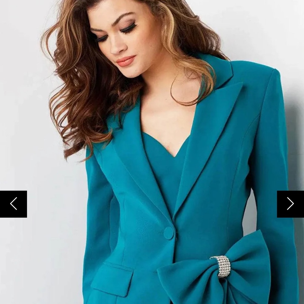 3 piece Jovani short blazer set - Picture 5 of 6